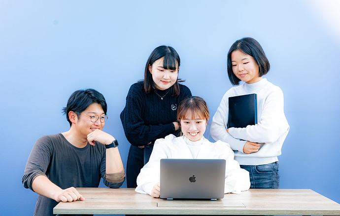 【27卒│早期選考×内定直結！】リアル体験！2時間で学ぶ「AI × Webマーケ 」のスタートアップインターン！［好評につき追加開催］の紹介写真1