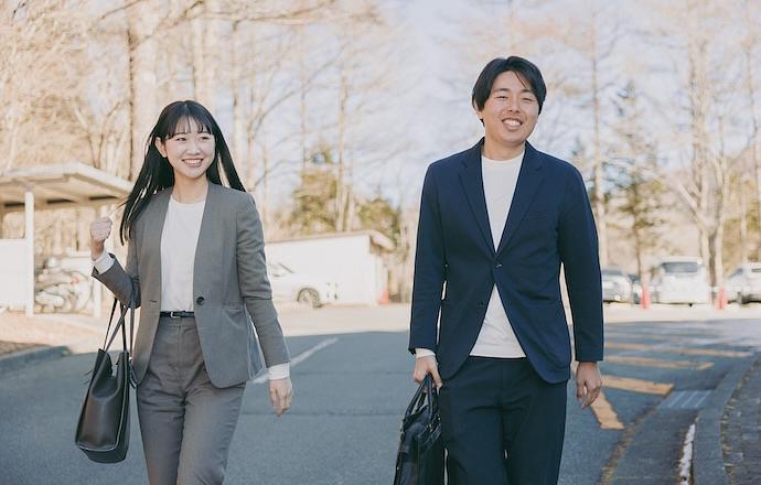 【1次面接の予約はこちら】《全国の観光地へリゾート人材コンサル営業》《地方創生グランピング施設の運営職》を募集。の紹介写真1