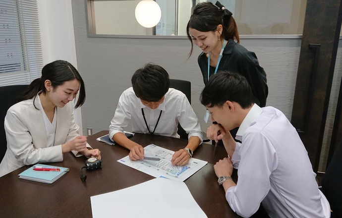 デザインを売るって？オフィスプロデュース体験（営業・デザイン）の紹介写真1